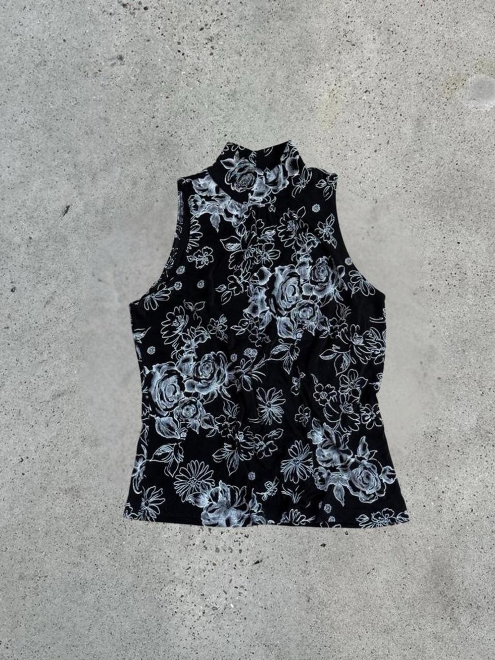 Sleeveless Mock Neck Floral Tank - Black & White